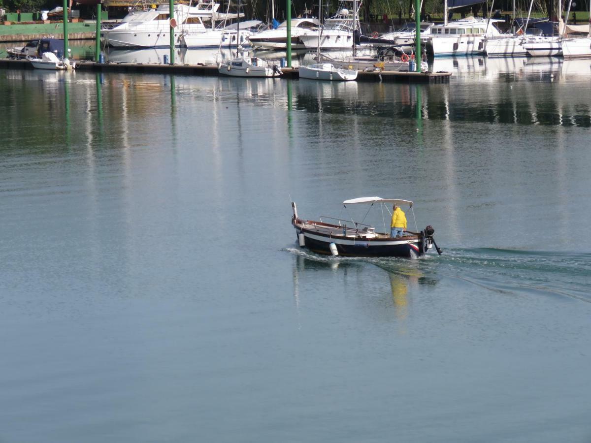 Alla Foce Del Magra - Appartamenti Sul Fiume Con Posto Barca Vicino Cinque Terre Ameglia Ngoại thất bức ảnh